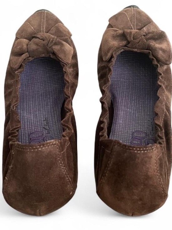 Indigo by Clark’s Shoes - NWOT Indigo by Clark’s Brown suede ballet flats with bow detail.  
Size 5.5